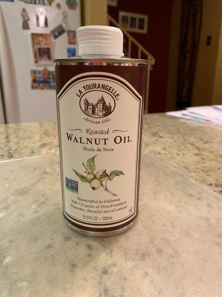 Photo of walnut oil.