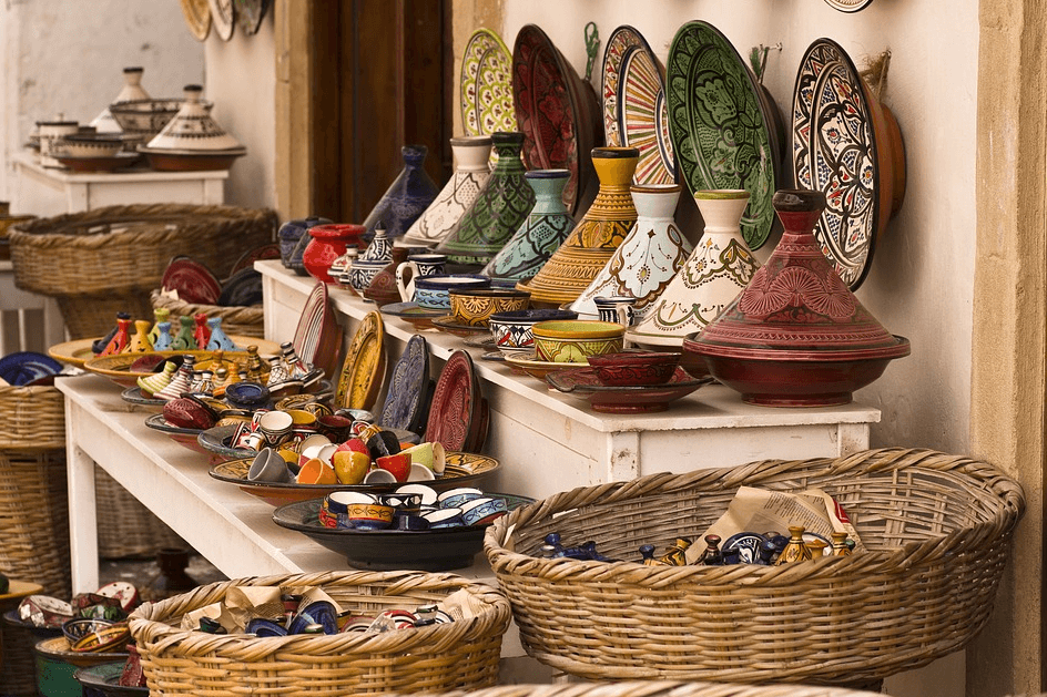 Photo from a market featuring lots of tajines.