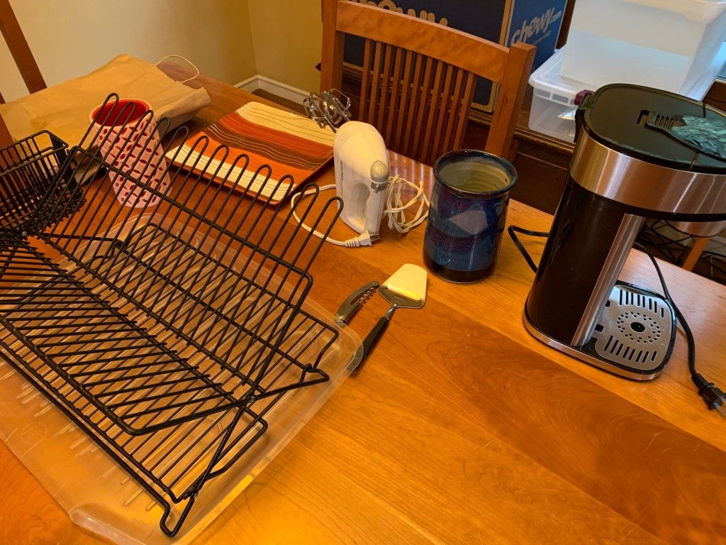 Picture of items from my kitchen that will be gifted.