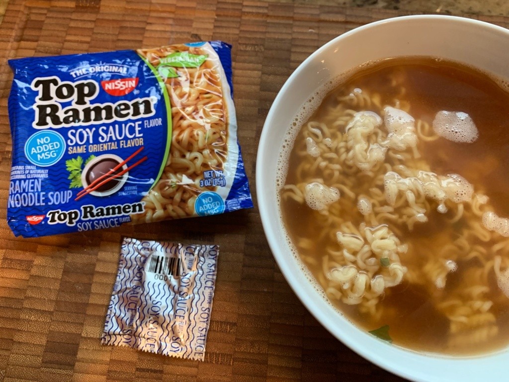 Photo of the packaging and noodles.